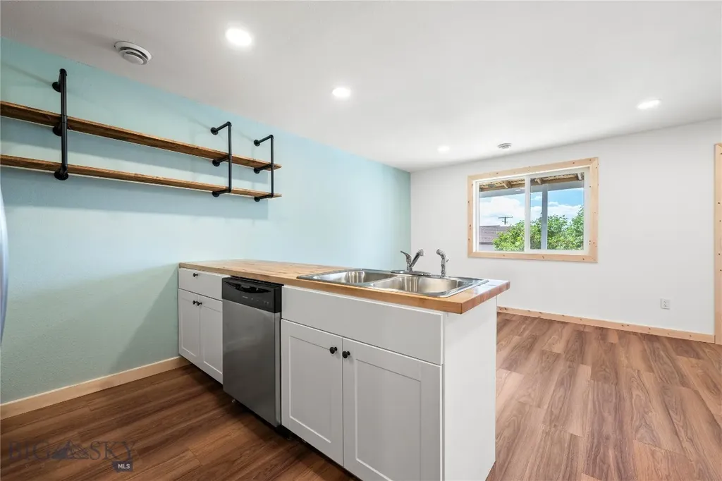 907 Empire Butte MT 59701