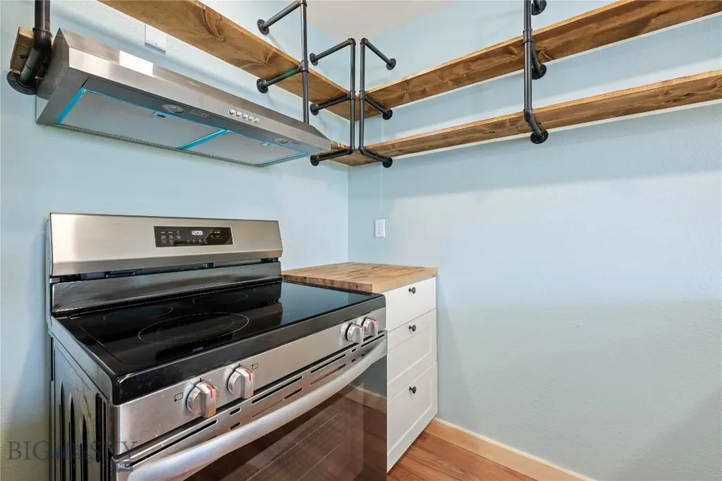 907 Empire Butte MT 59701