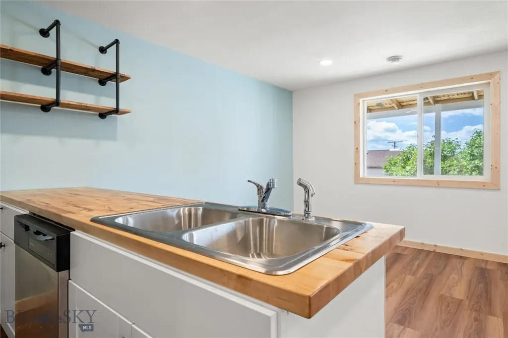 907 Empire Butte MT 59701