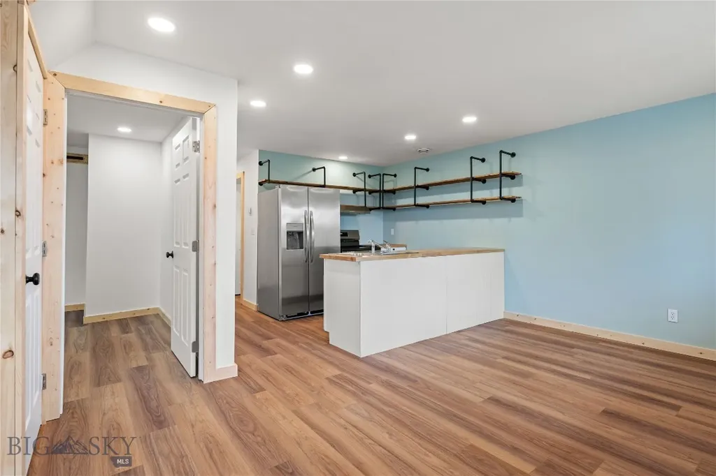 907 Empire Butte MT 59701