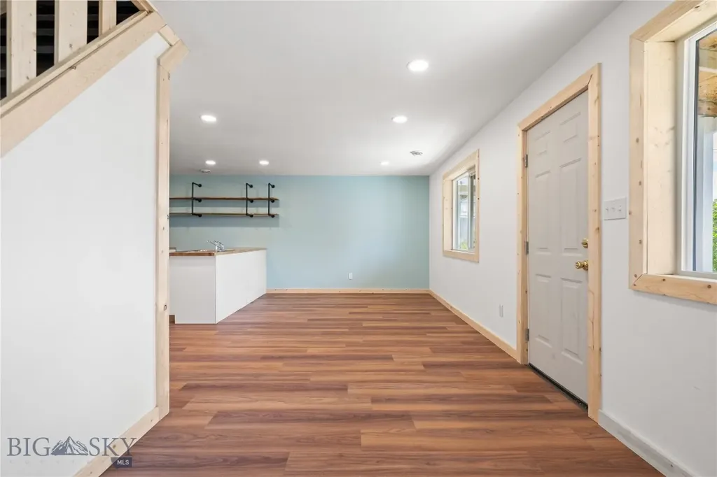 907 Empire Butte MT 59701