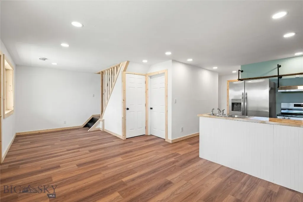 907 Empire Butte MT 59701