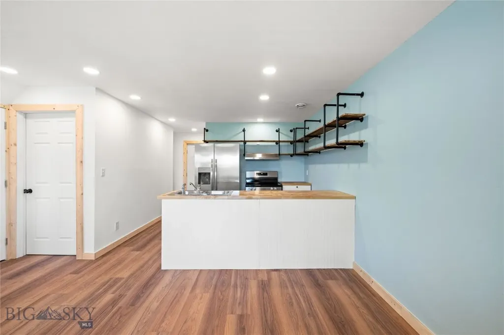 907 Empire Butte MT 59701