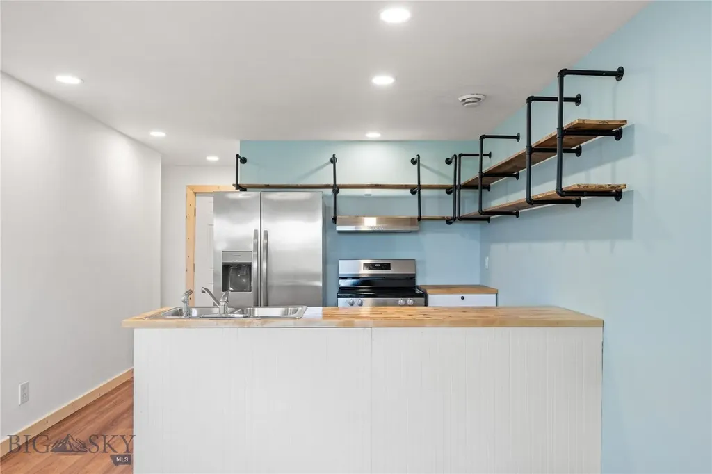 907 Empire Butte MT 59701