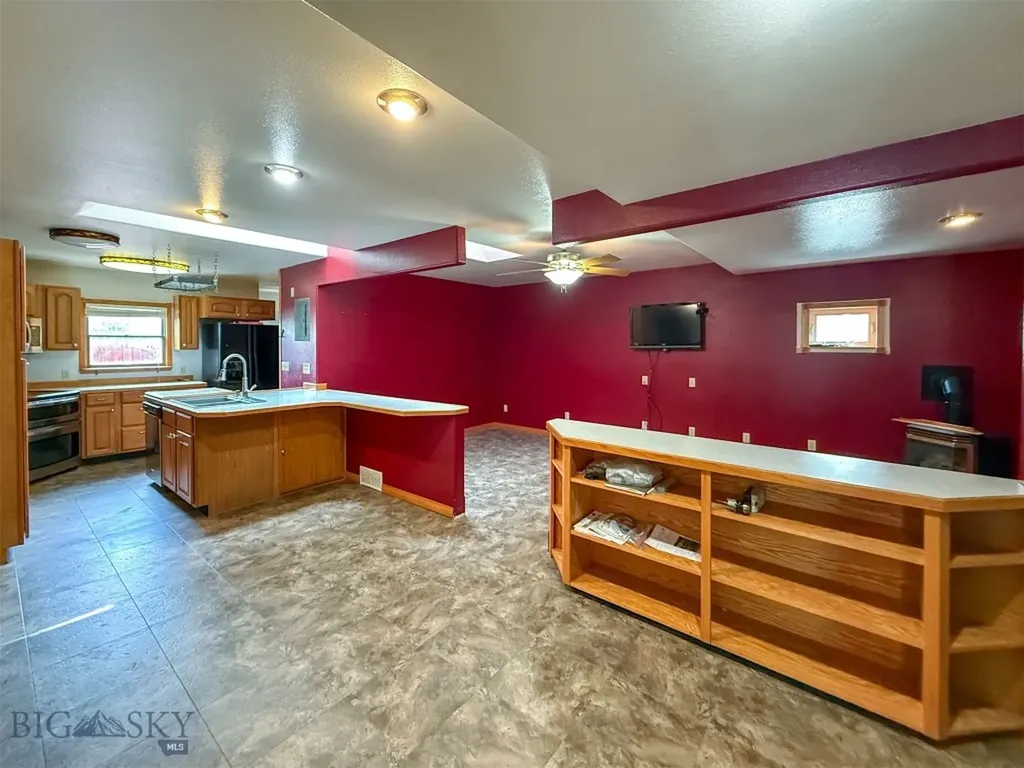 616 2nd Avenue S Fairfield MT 59436