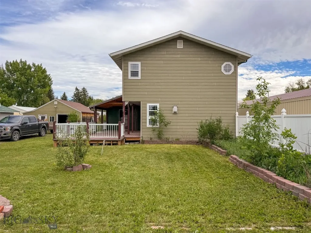616 2nd Avenue S Fairfield MT 59436