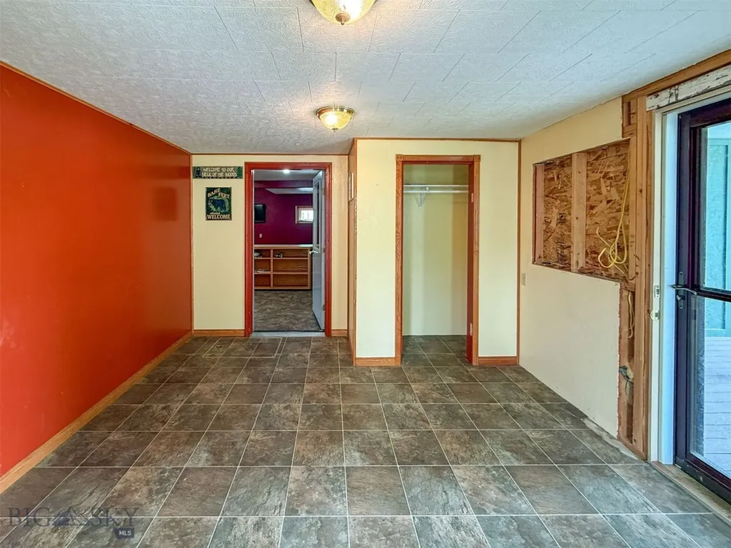 616 2nd Avenue S Fairfield MT 59436