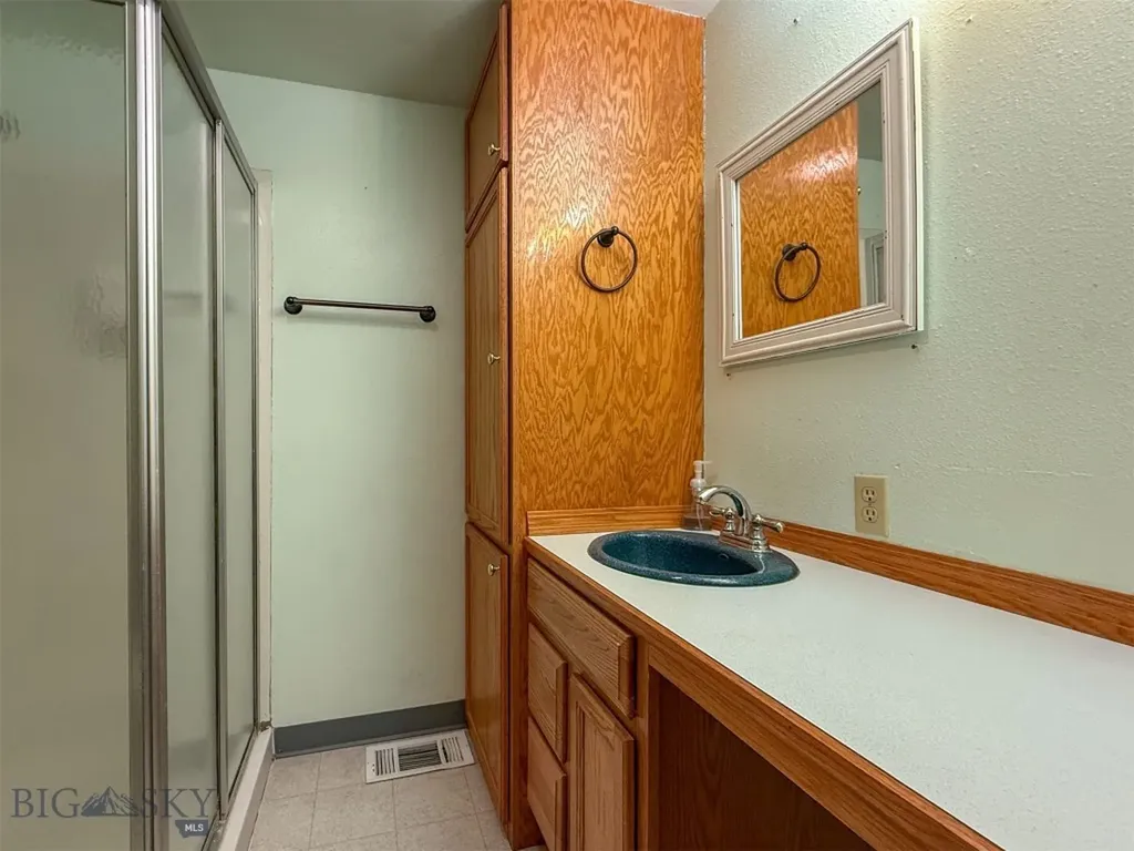 616 2nd Avenue S Fairfield MT 59436