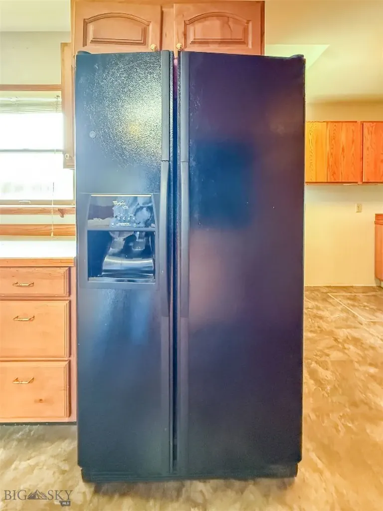616 2nd Avenue S Fairfield MT 59436