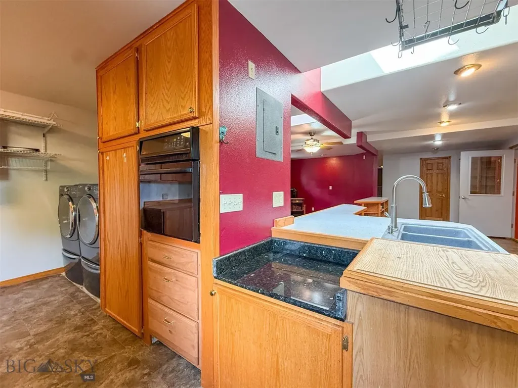 616 2nd Avenue S Fairfield MT 59436
