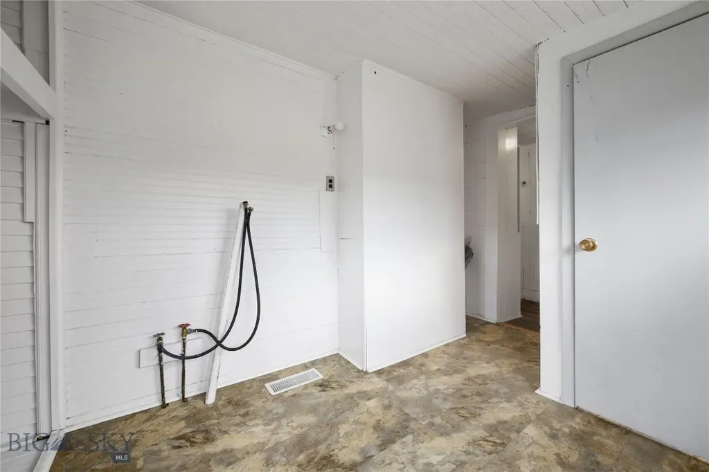 1705 Wall Butte MT 59701