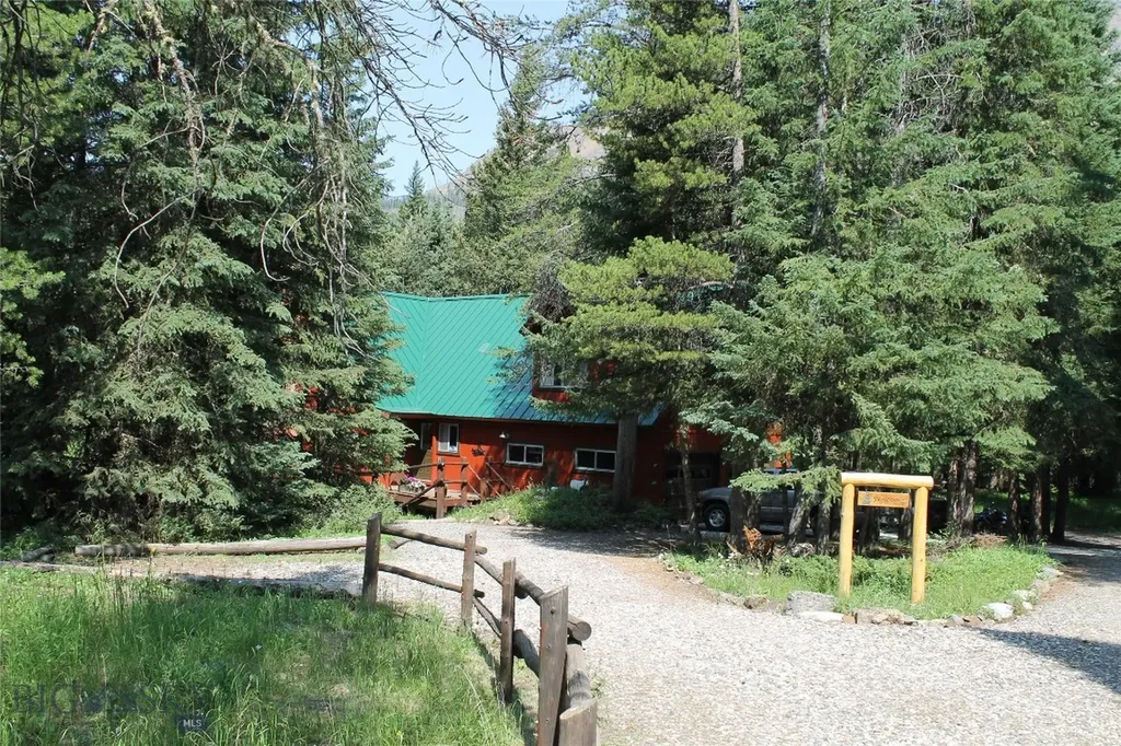 71 Bannock Silver Gate MT 59081