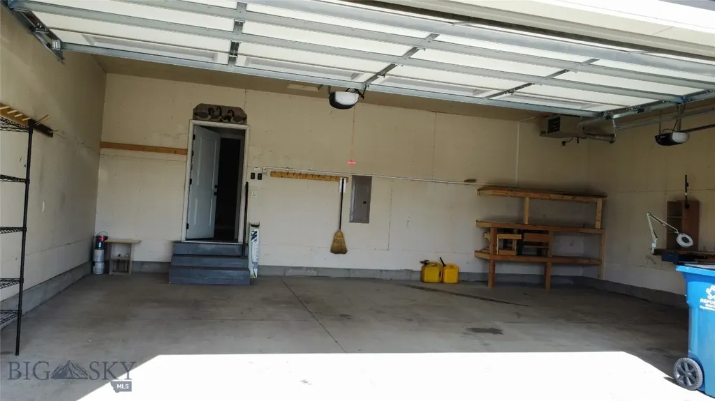 25 Meadowlark Red Lodge MT 59068