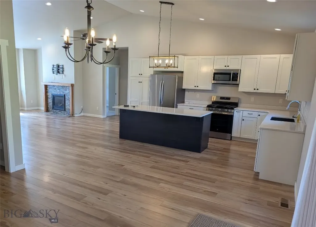 25 Meadowlark Red Lodge MT 59068