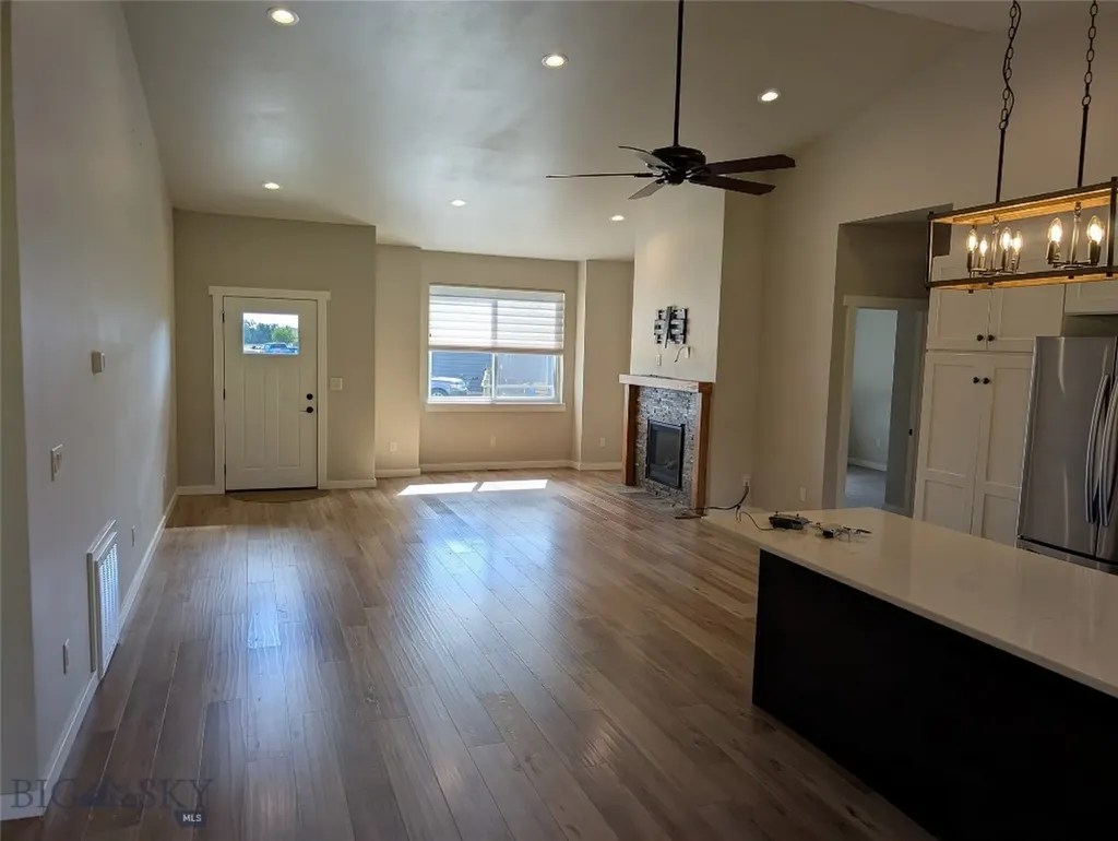 25 Meadowlark Red Lodge MT 59068