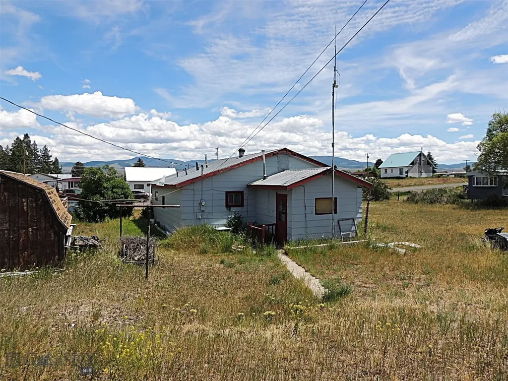 1118 Arizona Street Deer Lodge MT 59722