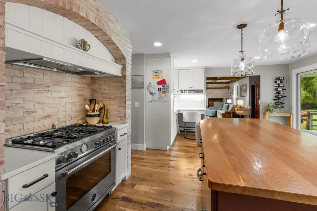 21 Hitching Post Road Bozeman MT 59715
