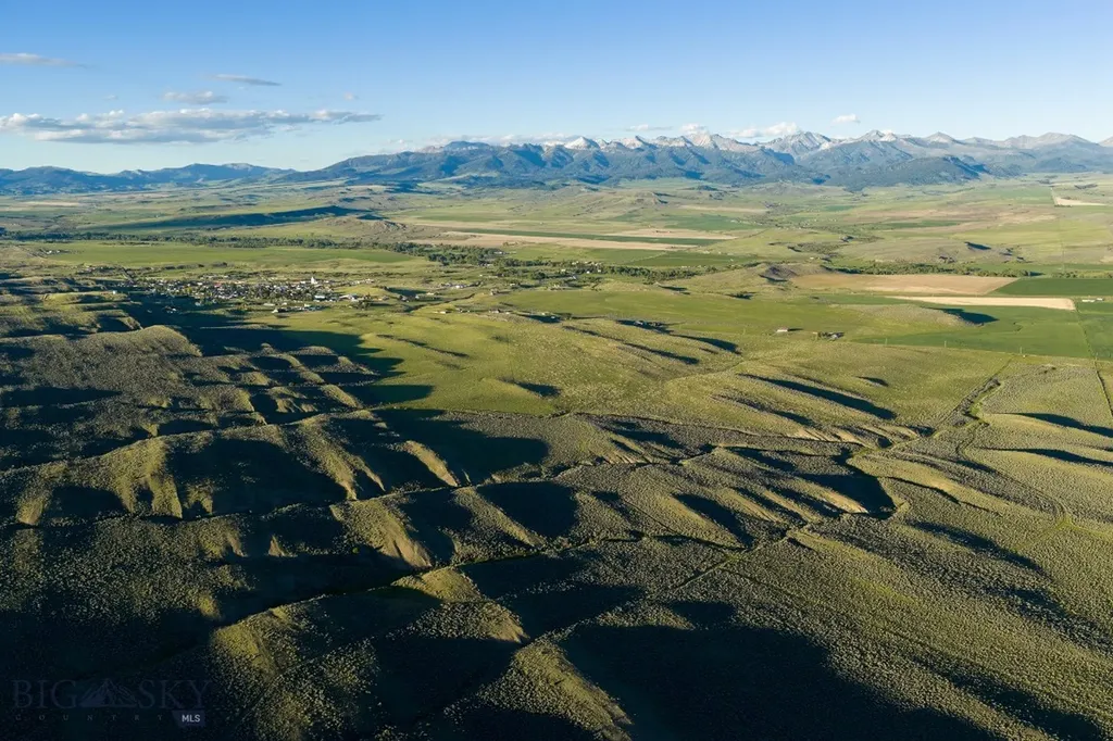 20 Shy Road Wilsall MT 59086