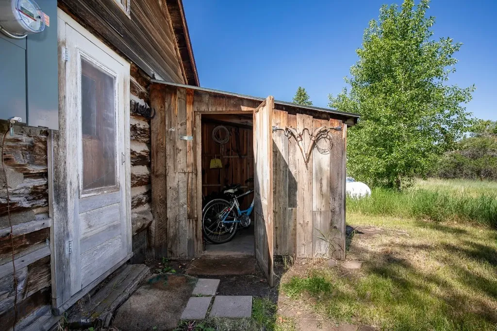 419 E Wallace Street Virginia City MT 59755