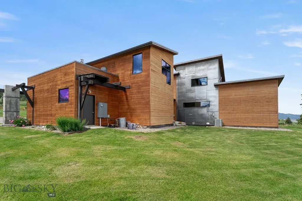 2 Finn Mountain Road Montana City MT 59634