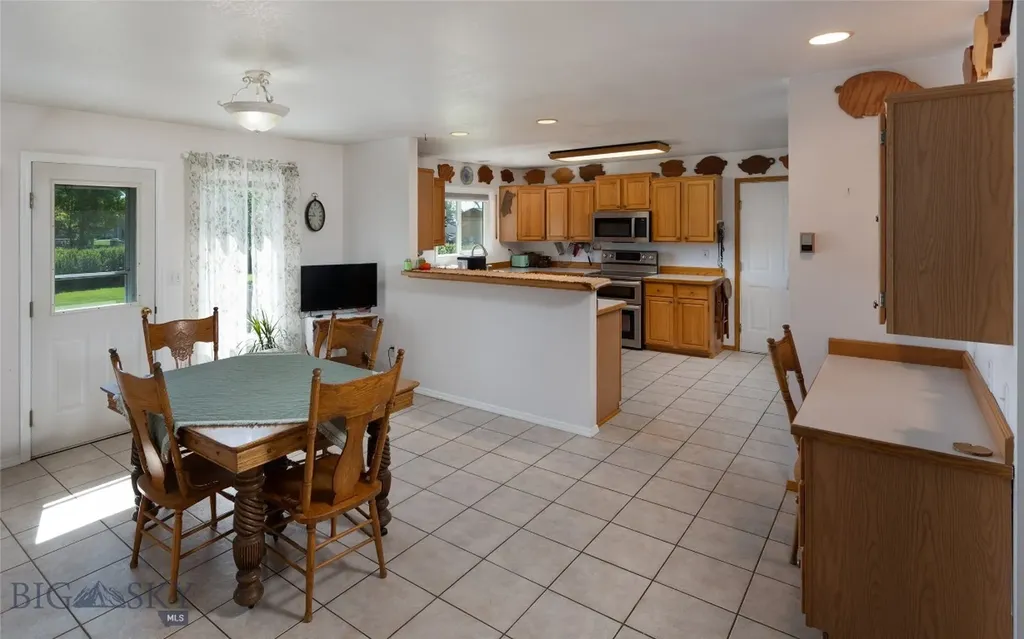 113 Hemlock Street Manhattan MT 59741