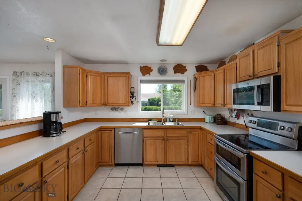 113 Hemlock Street Manhattan MT 59741