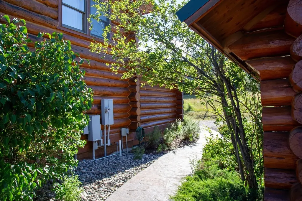376 Sundance Bench Road Cameron MT 59720