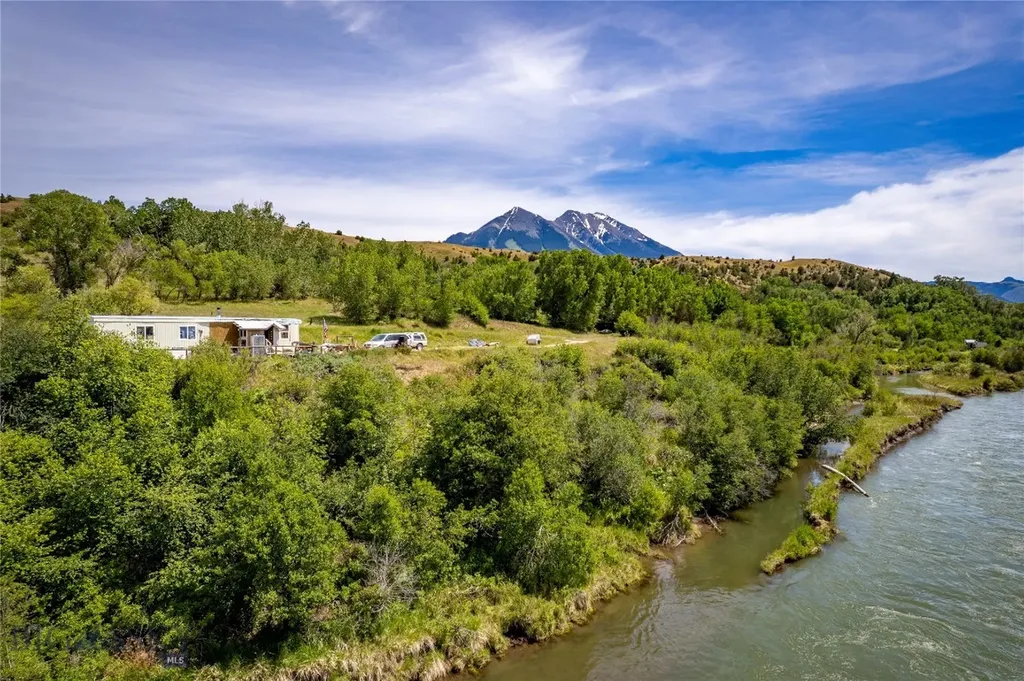 1005 East River Road Emigrant MT 59027