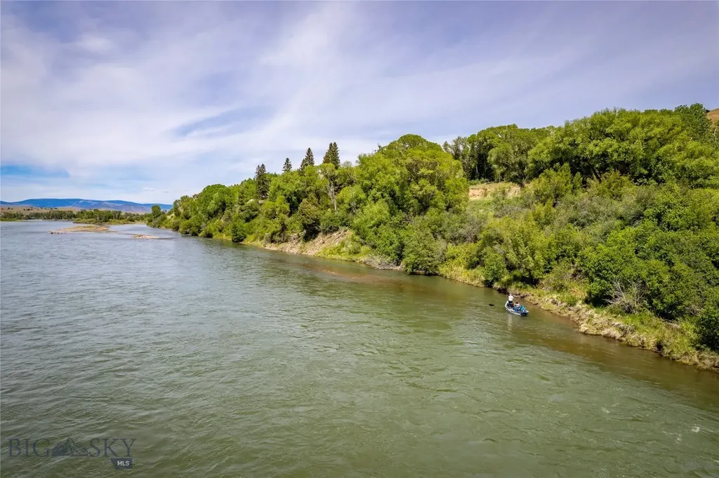 1005 East River Road Emigrant MT 59027