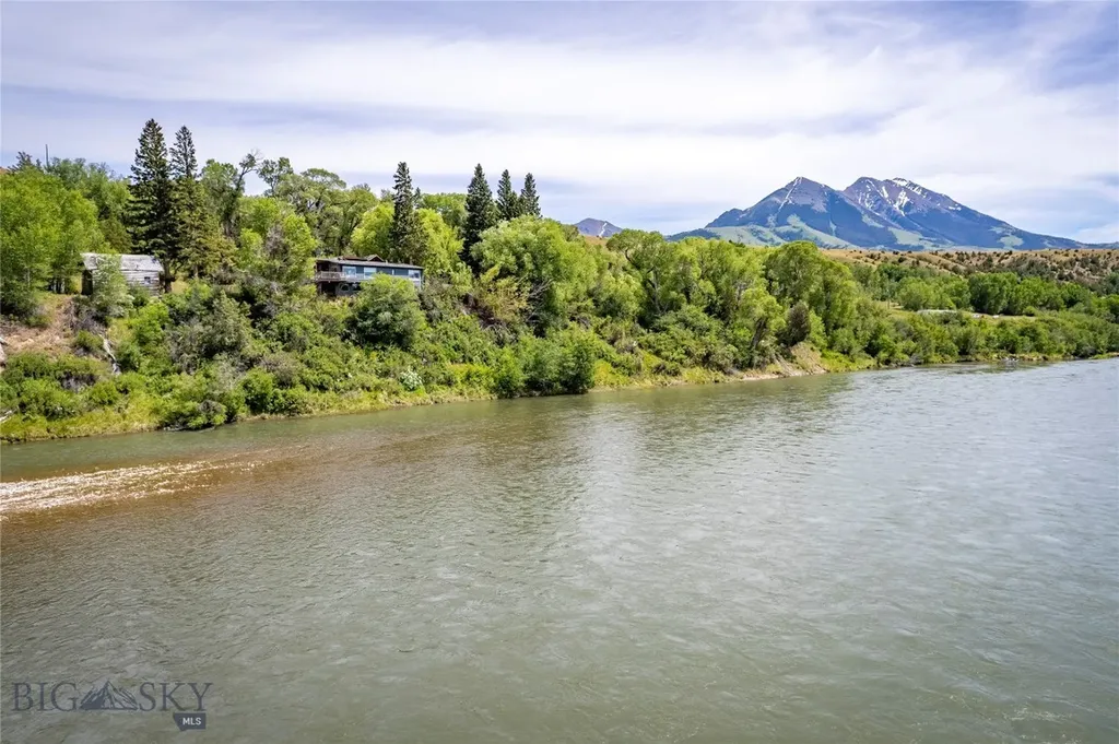1005 East River Road Emigrant MT 59027