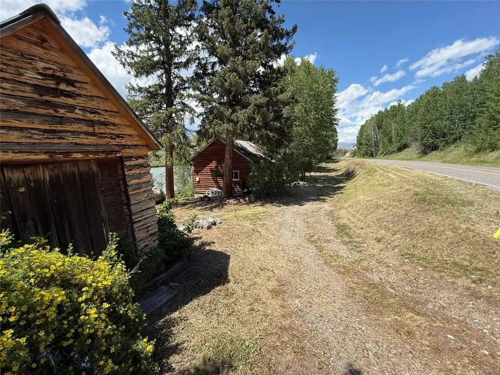 1005 East River Road Emigrant MT 59027