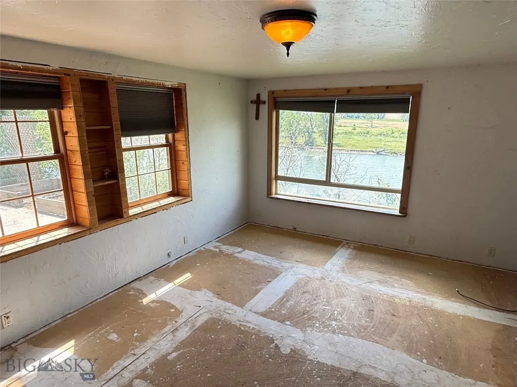 1005 East River Road Emigrant MT 59027
