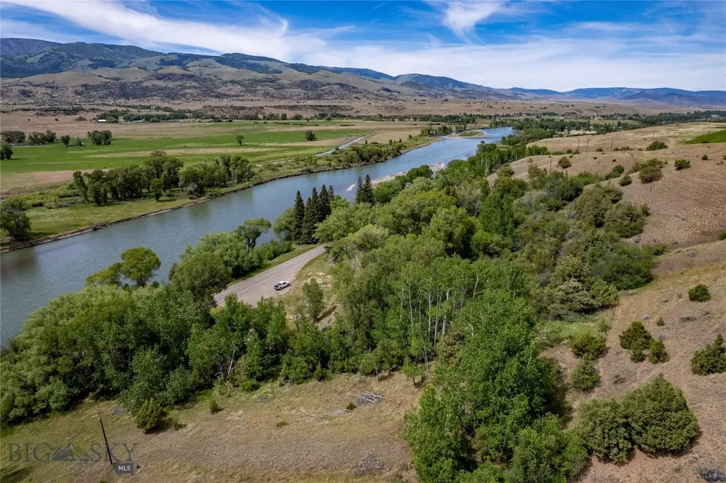 1005 East River Road Emigrant MT 59027