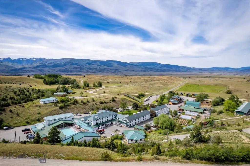 1005 East River Road Emigrant MT 59027
