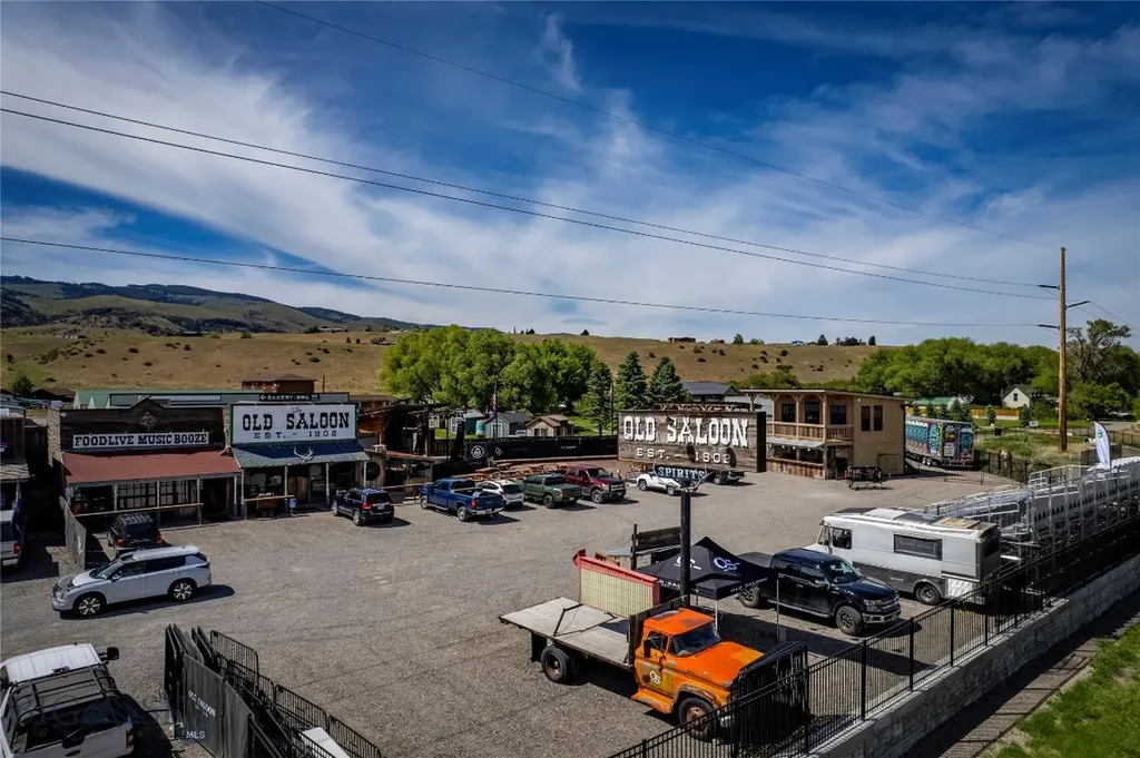 1005 East River Road Emigrant MT 59027