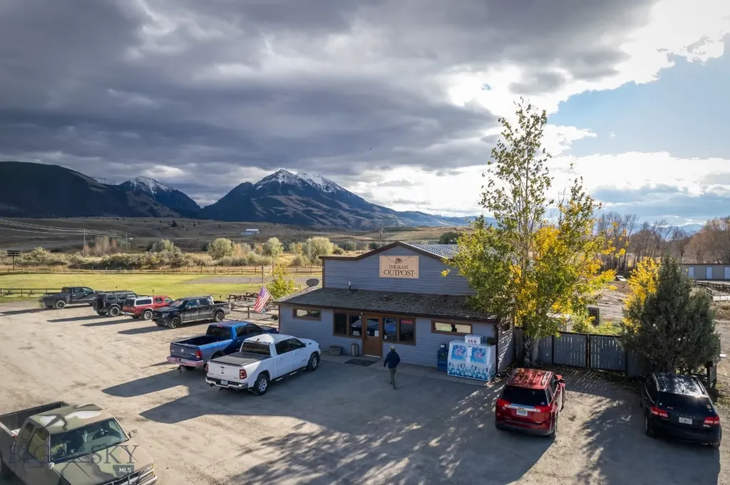 1005 East River Road Emigrant MT 59027