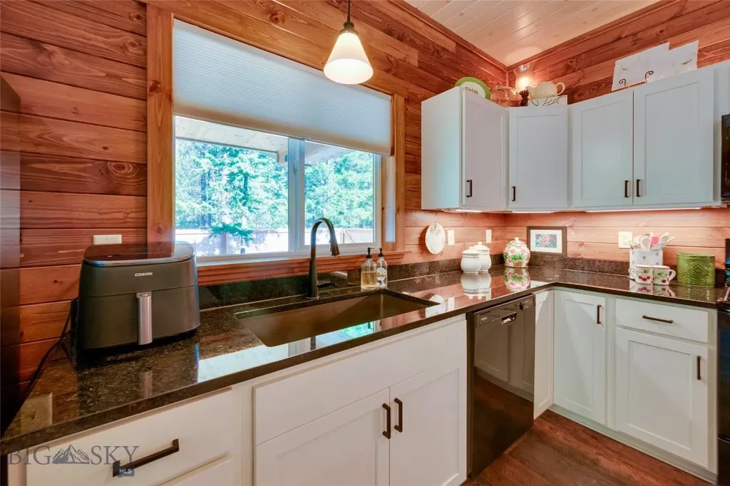 551 Tami Drive E Superior MT 59872