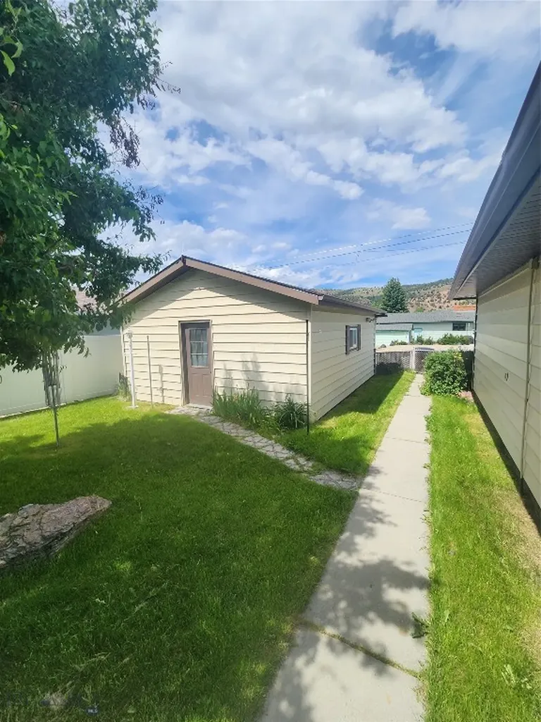 2108 Garfield Anaconda MT 59711