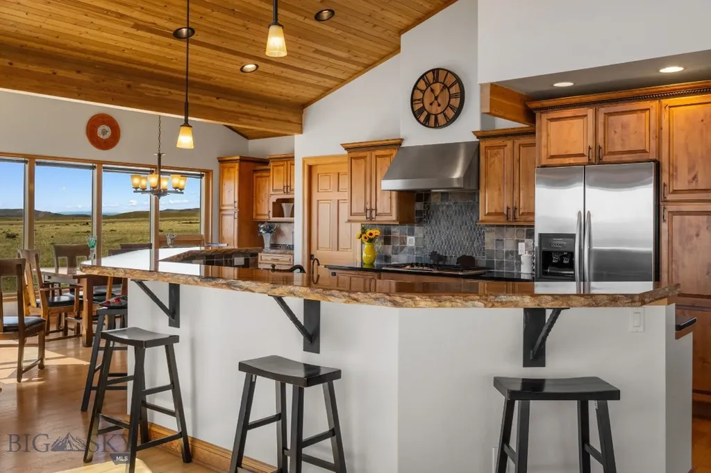 77 Valley View Drive Twin Bridges MT 59754