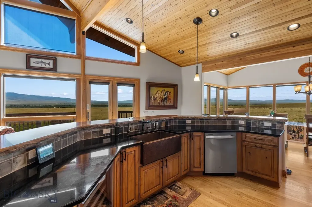 77 Valley View Drive Twin Bridges MT 59754