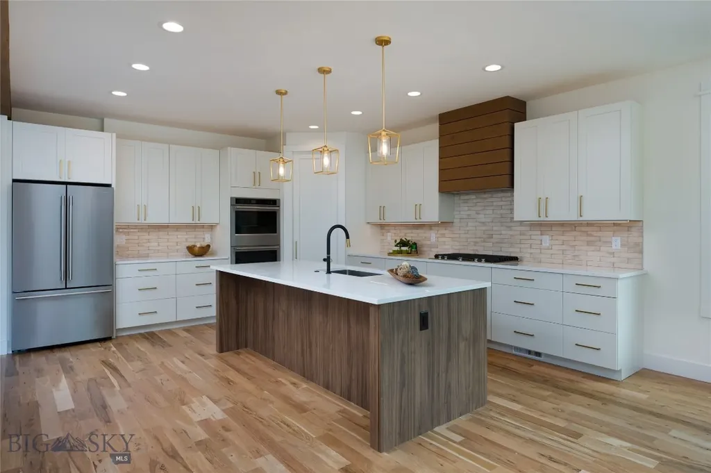 1431 Ryun Sun Bozeman MT 59718