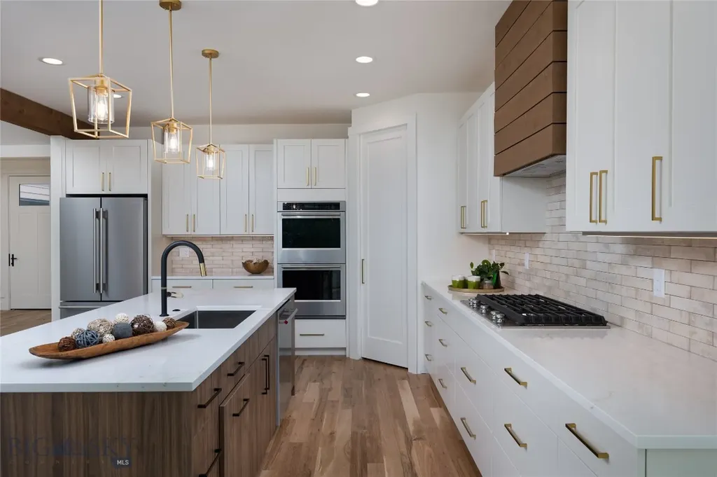 1431 Ryun Sun Bozeman MT 59718