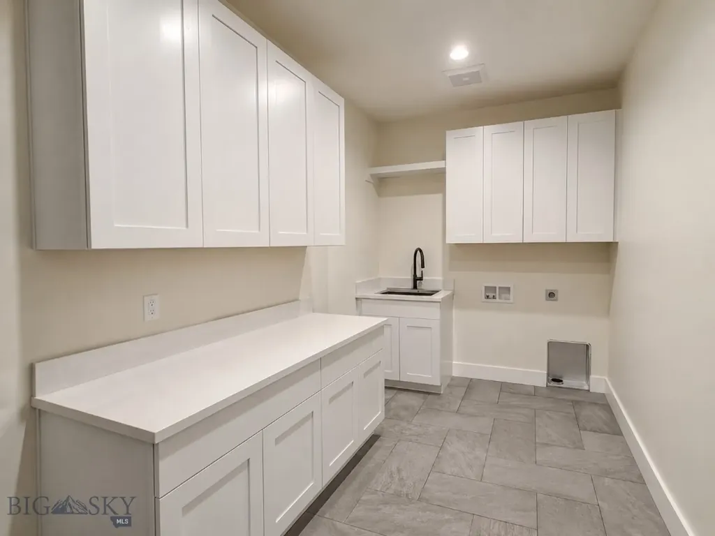 1431 Ryun Sun Bozeman MT 59718