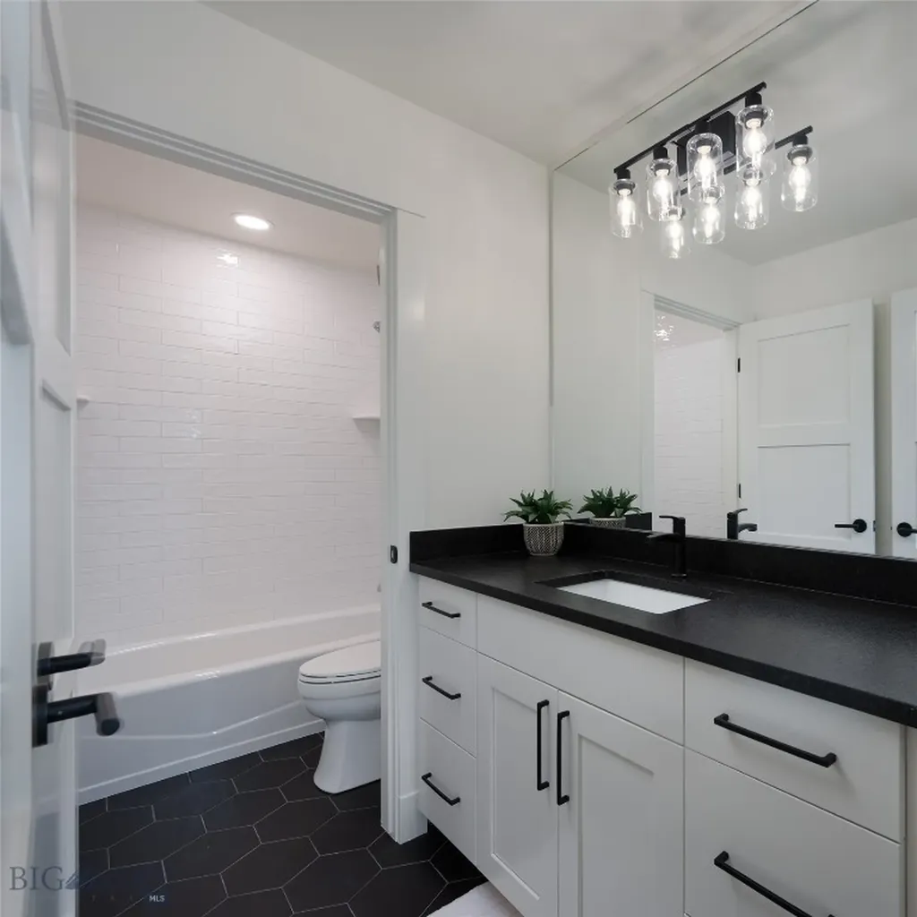 1431 Ryun Sun Bozeman MT 59718