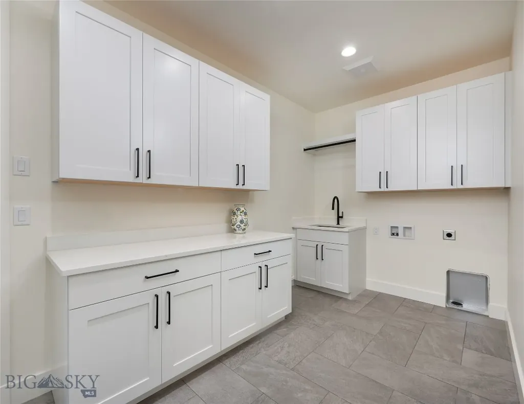 1431 Ryun Sun Bozeman MT 59718