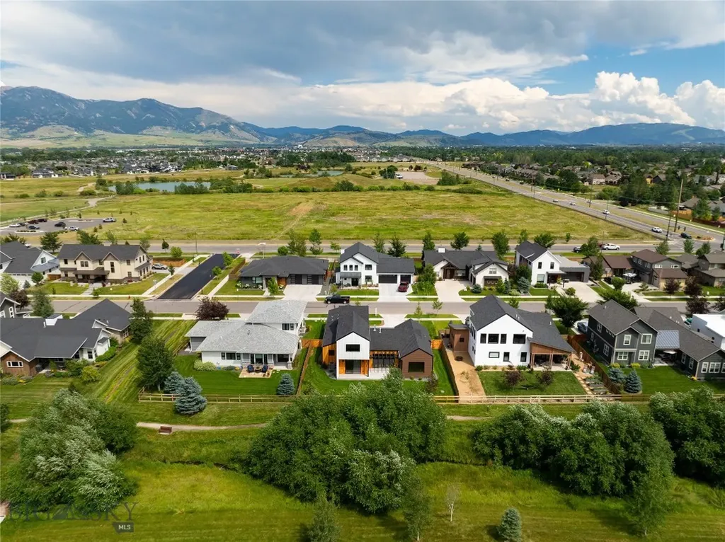 1431 Ryun Sun Bozeman MT 59718