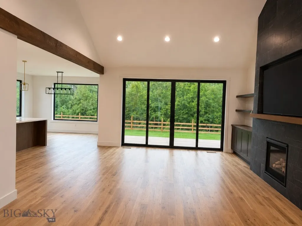 1431 Ryun Sun Bozeman MT 59718