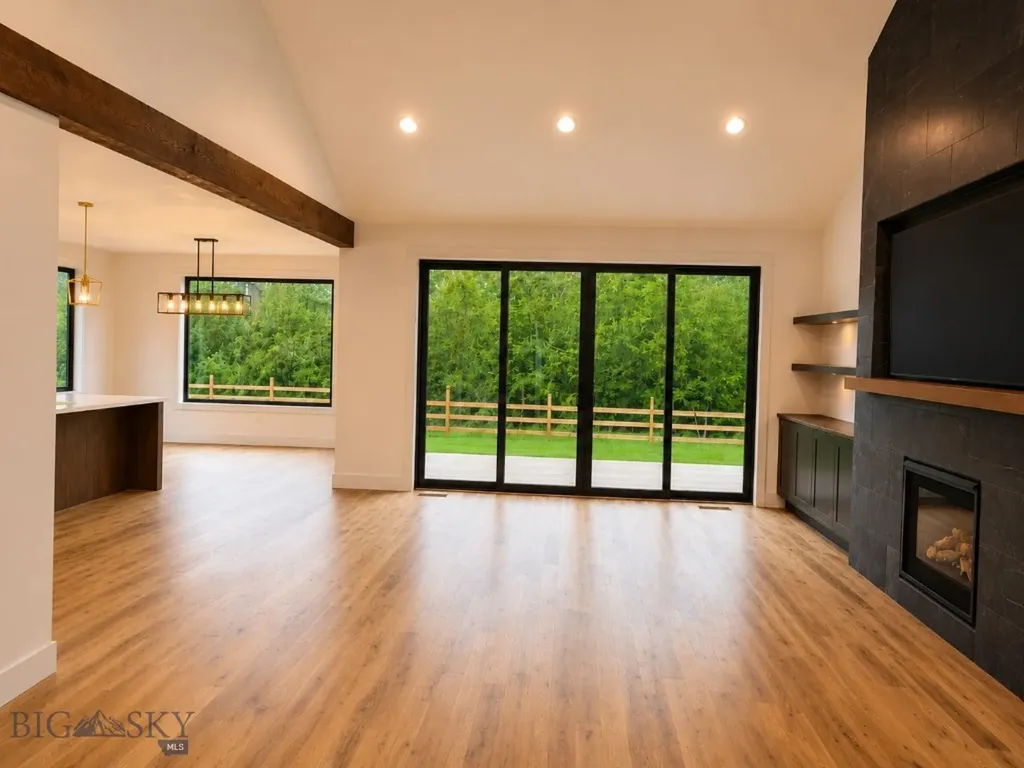 1431 Ryun Sun Bozeman MT 59718