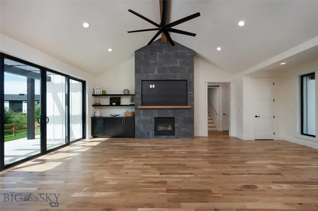 1431 Ryun Sun Bozeman MT 59718