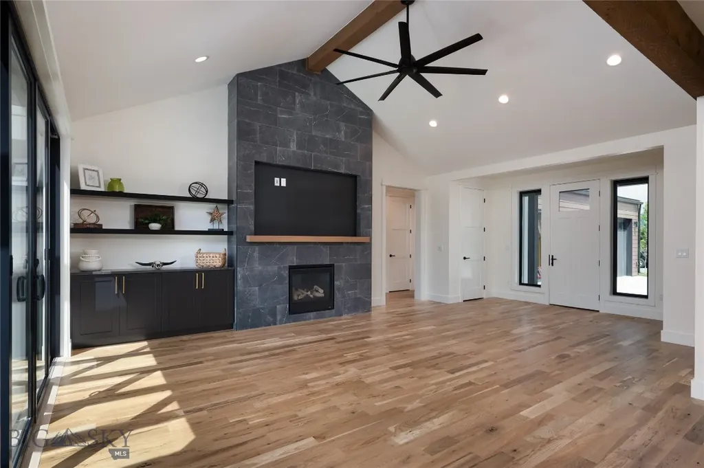 1431 Ryun Sun Bozeman MT 59718